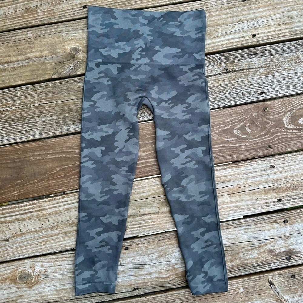Spanx Look At Me Now Camo Leggings‎